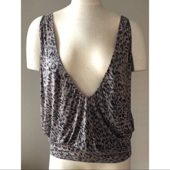 Guess • XS • Cheetah Print Deep V Neck Tank Top - Picture 1 of 5